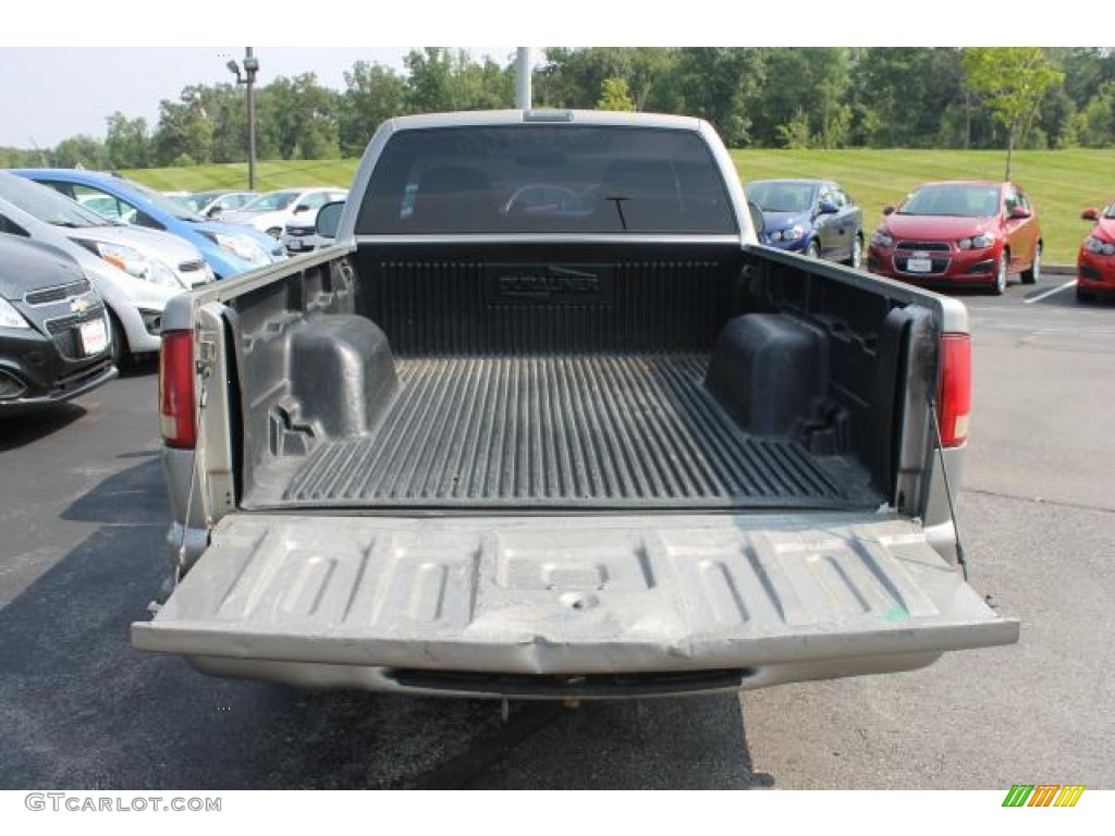 2003 S10 LS Regular Cab - Sandalwood Metallic / Graphite photo #5