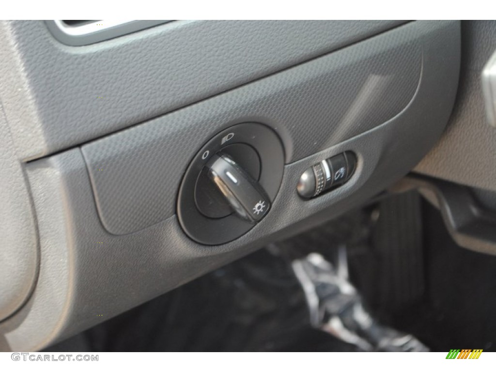 2014 Jetta S Sedan - Platinum Gray Metallic / Titan Black photo #19