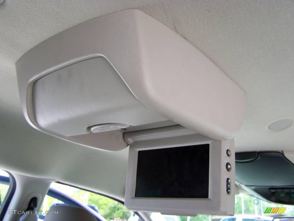 2007 Town & Country  - Magnesium Pearl / Dark Khaki/Light Graystone photo #5