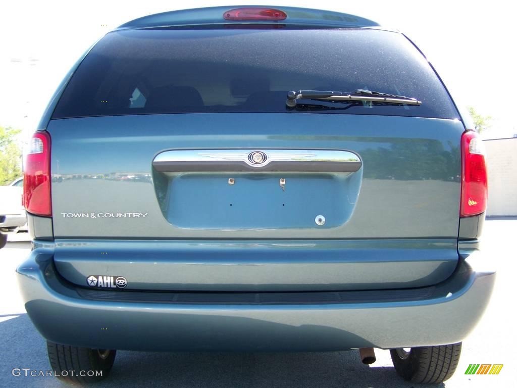 2007 Town & Country  - Magnesium Pearl / Dark Khaki/Light Graystone photo #7
