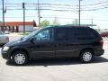 2007 Brilliant Black Crystal Pearl Chrysler Town & Country Limited  photo #2