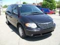 2007 Brilliant Black Crystal Pearl Chrysler Town & Country Limited  photo #8