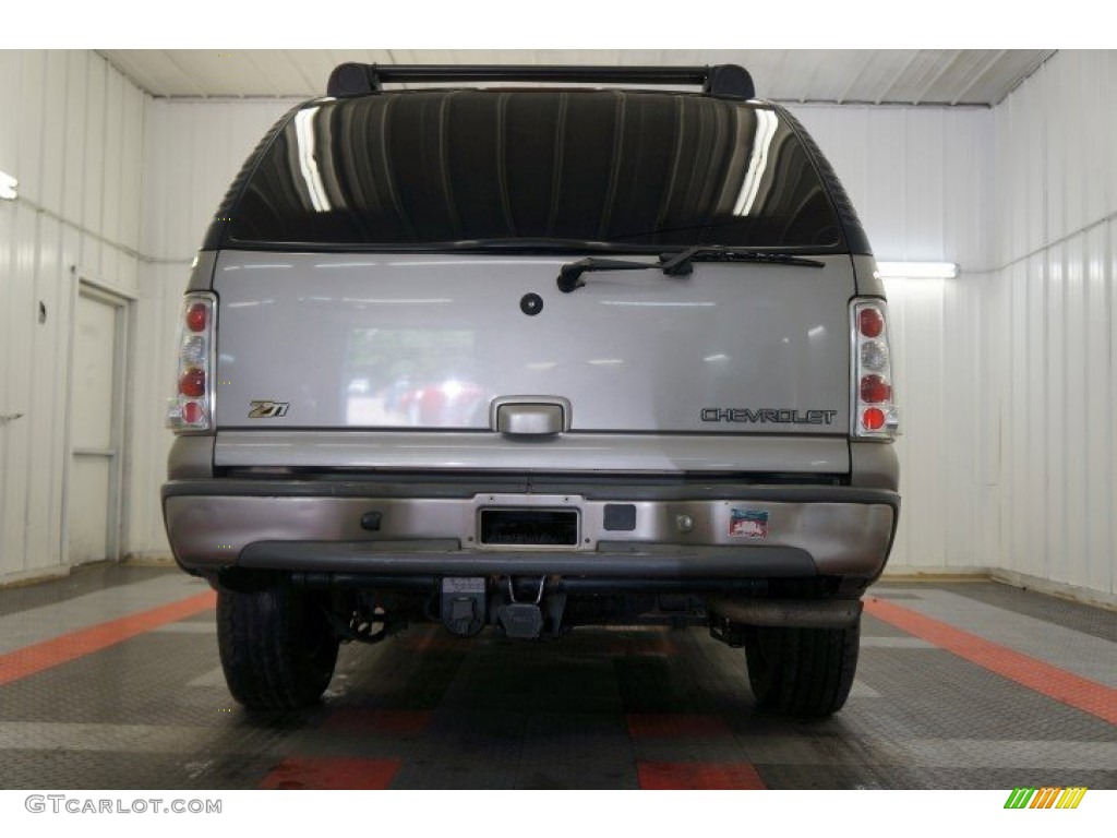 2002 Tahoe Z71 4x4 - Light Pewter Metallic / Tan/Neutral photo #17