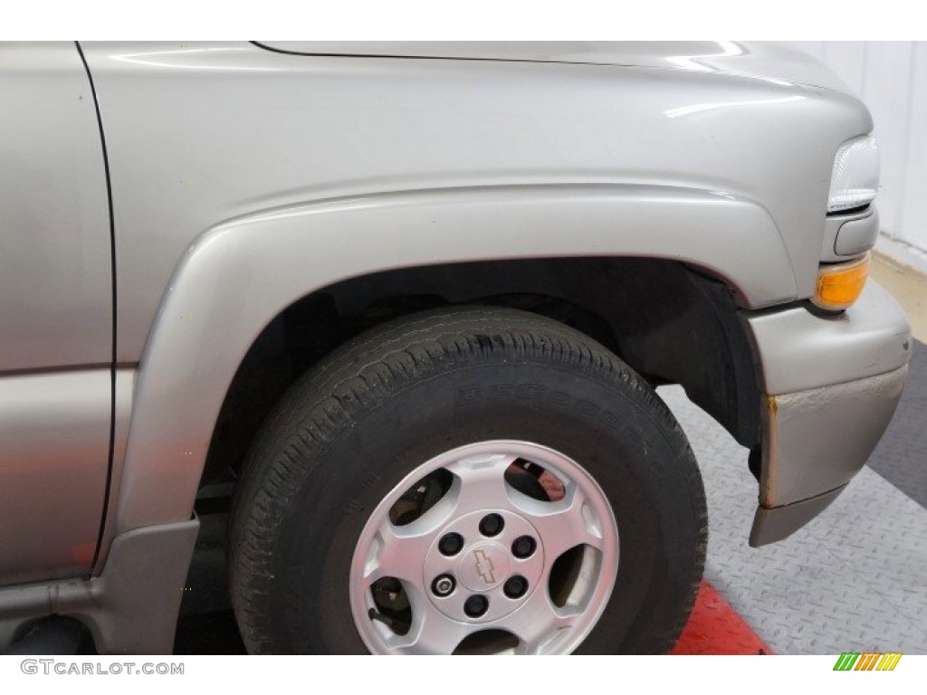 2002 Tahoe Z71 4x4 - Light Pewter Metallic / Tan/Neutral photo #51