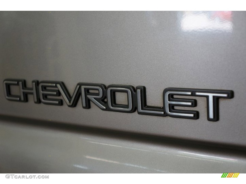 2002 Tahoe Z71 4x4 - Light Pewter Metallic / Tan/Neutral photo #77
