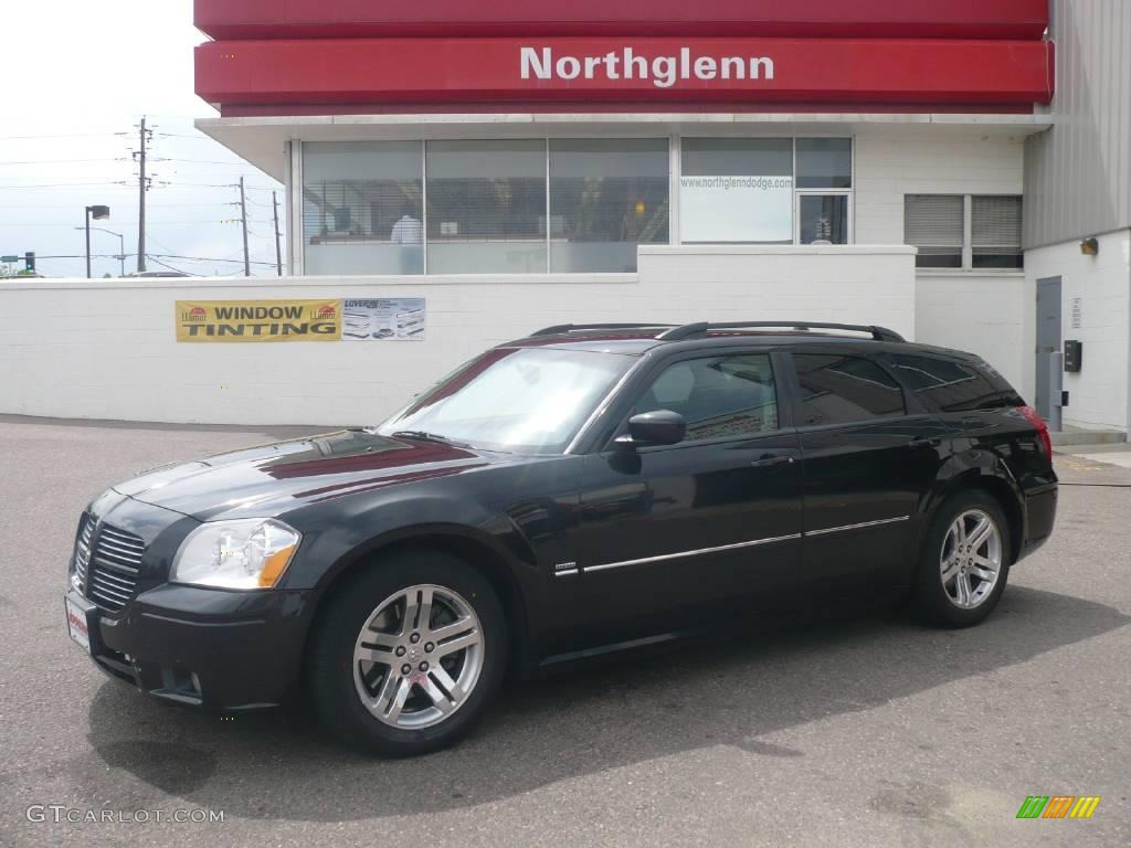 Brilliant Black Crystal Pearl Dodge Magnum