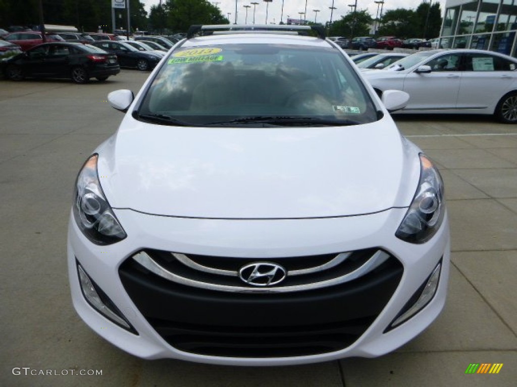 2013 Elantra GT - Monaco White / Beige photo #7