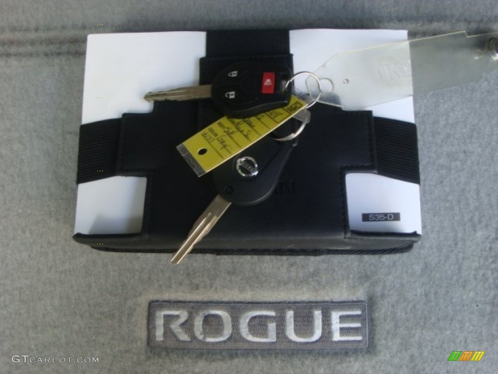 2012 Rogue S AWD - Platinum Graphite / Black photo #24