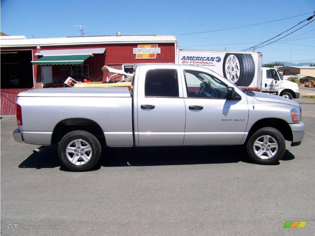 2006 Ram 1500 SLT Quad Cab 4x4 - Bright Silver Metallic / Medium Slate Gray photo #6