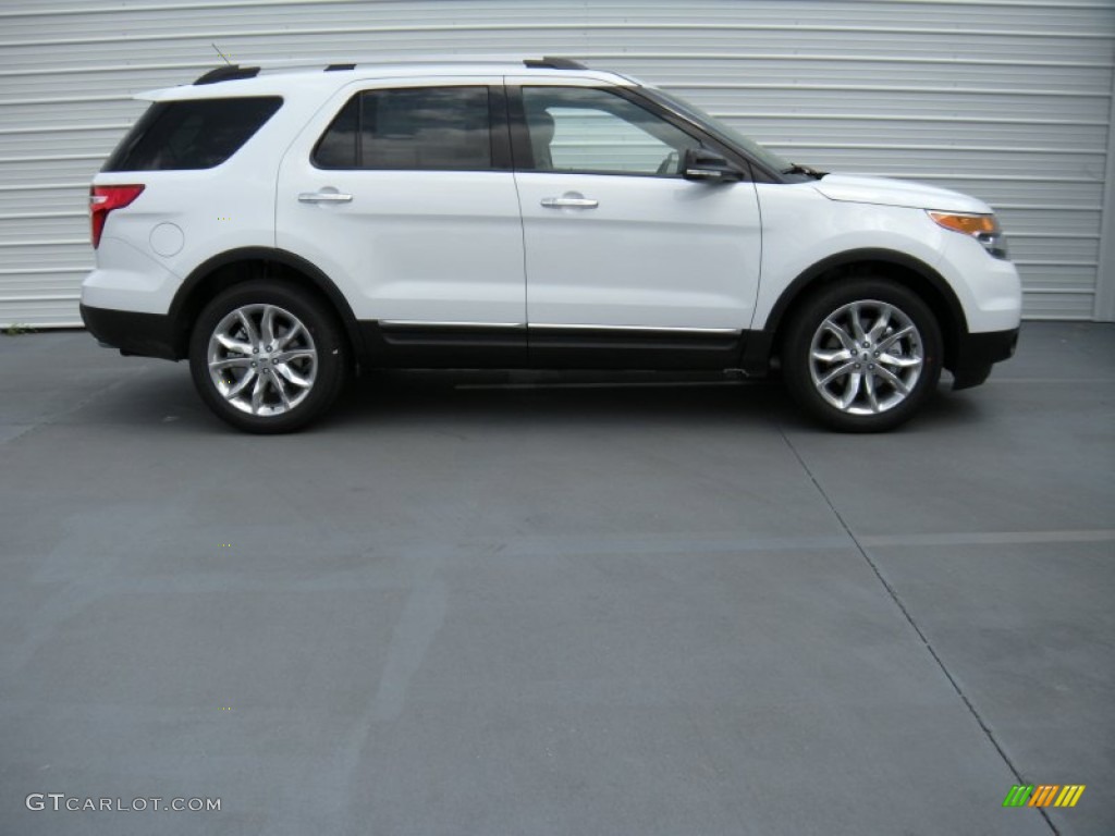 2015 Explorer XLT - Oxford White / Medium Light Stone photo #3