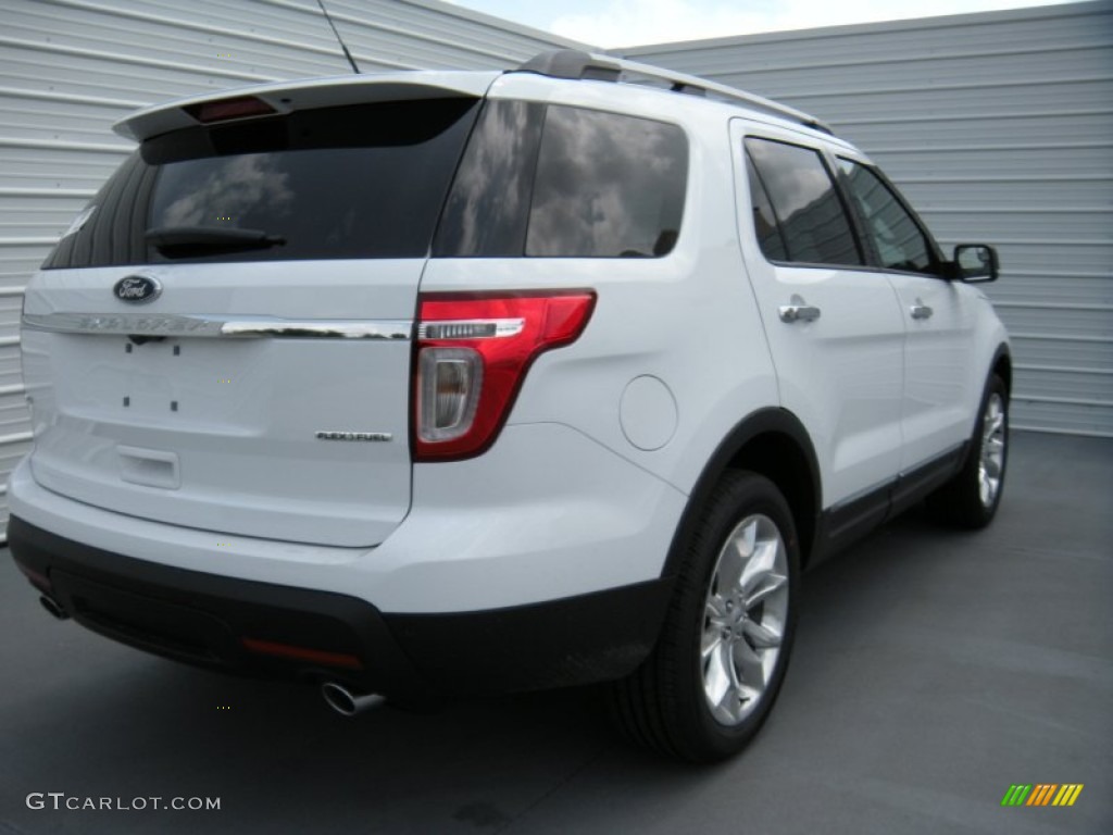 2015 Explorer XLT - Oxford White / Medium Light Stone photo #4