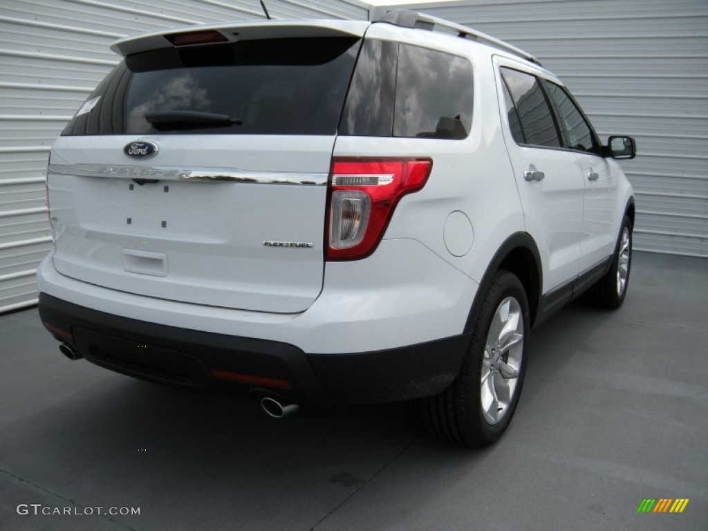 2015 Explorer XLT - Oxford White / Medium Light Stone photo #5