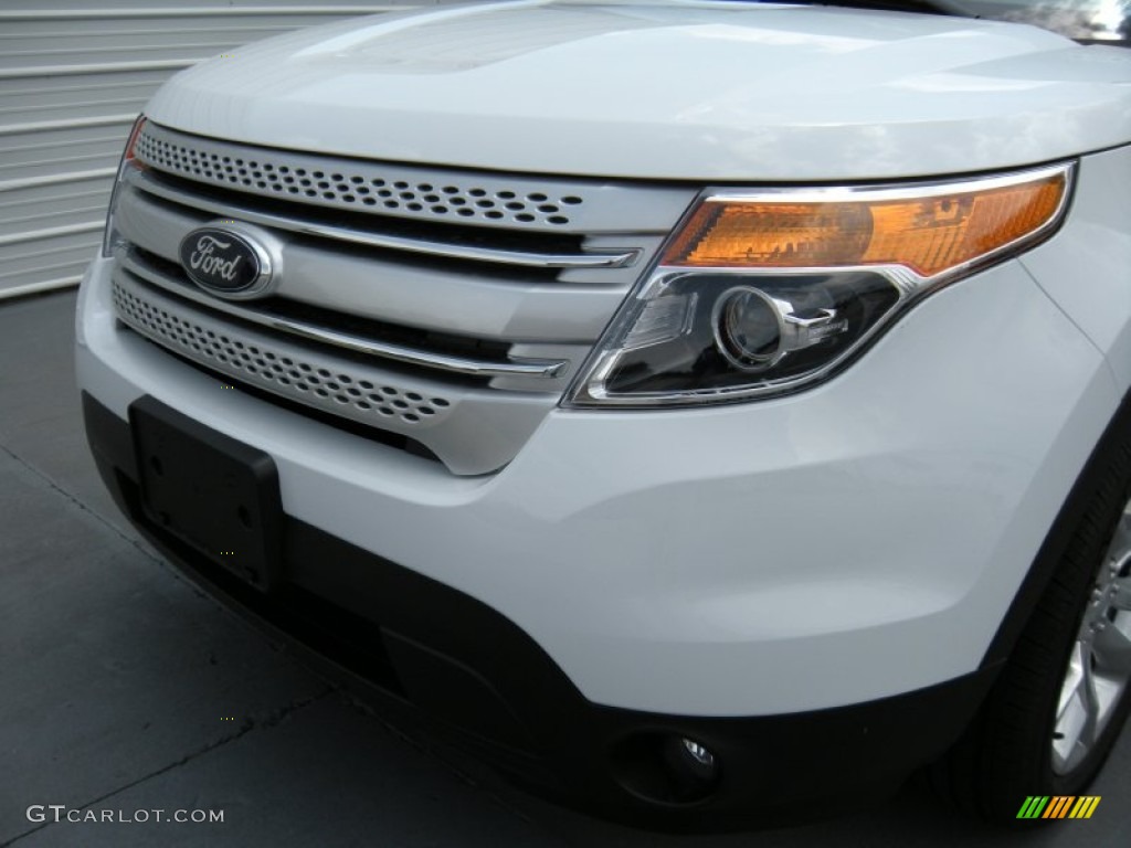 2015 Explorer XLT - Oxford White / Medium Light Stone photo #11