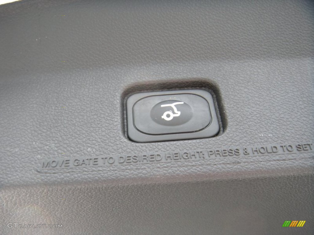 2015 Explorer XLT - Oxford White / Medium Light Stone photo #22