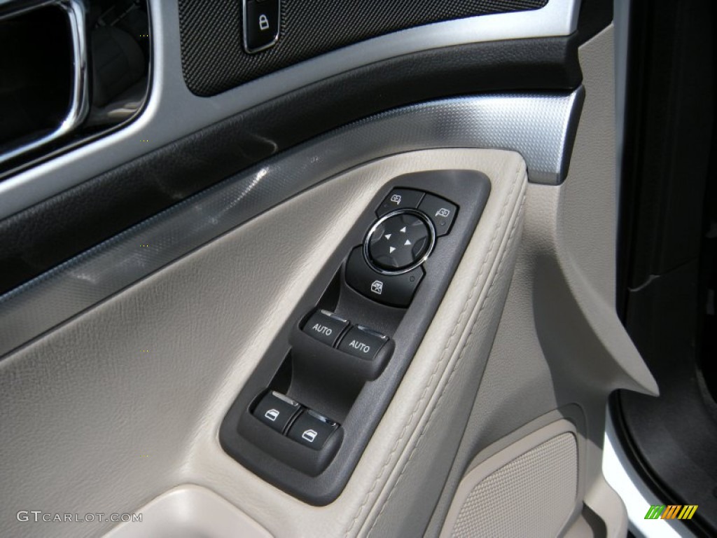 2015 Explorer XLT - Oxford White / Medium Light Stone photo #27