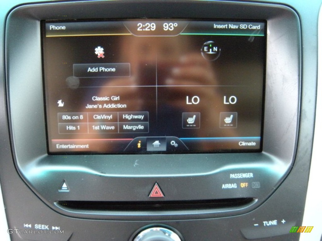 2015 Explorer XLT - Oxford White / Medium Light Stone photo #32