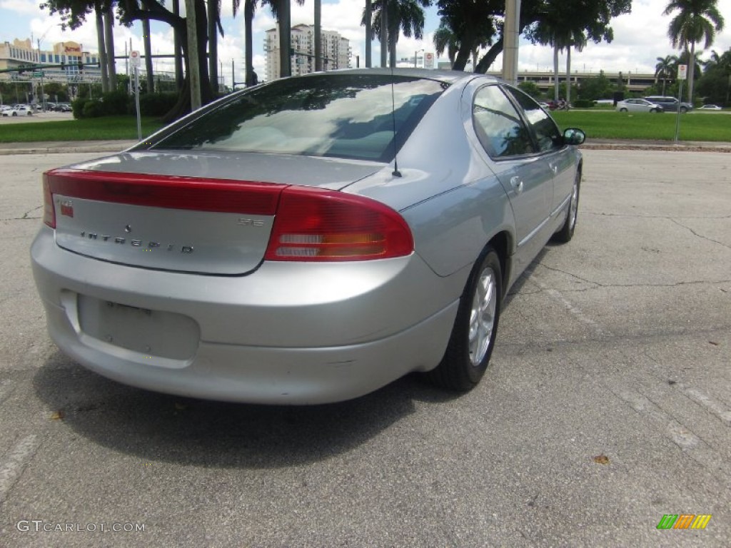 2002 Intrepid SE - Bright Silver Metallic / Dark Slate Gray photo #4