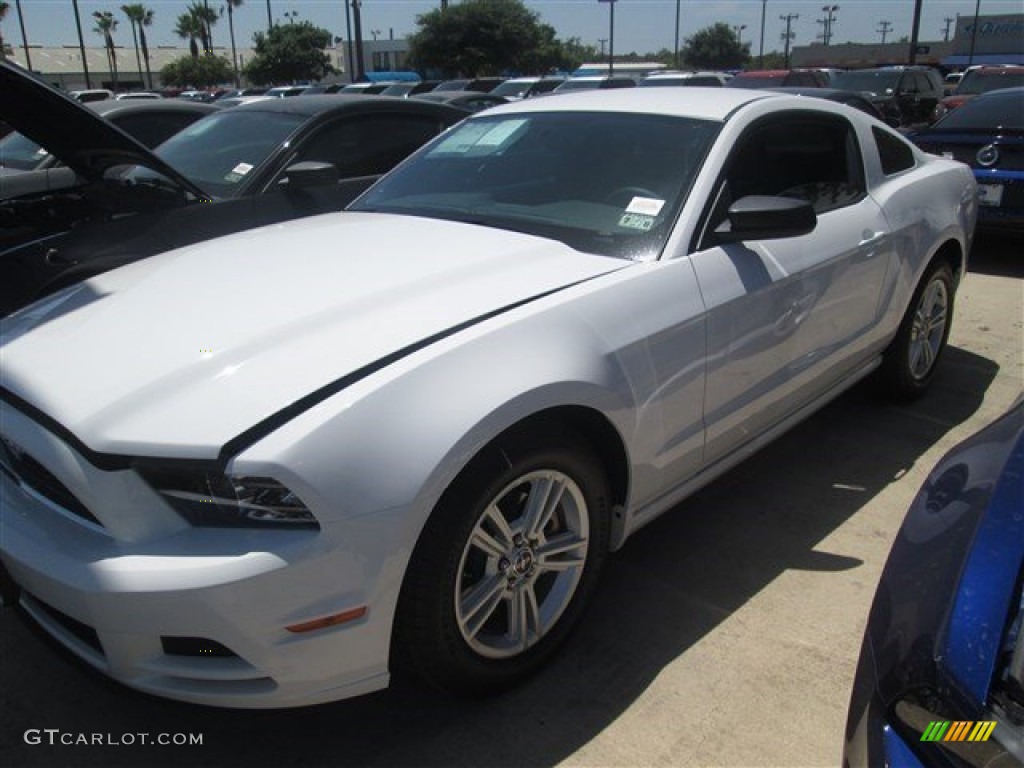 2014 Mustang V6 Coupe - Oxford White / Charcoal Black photo #3