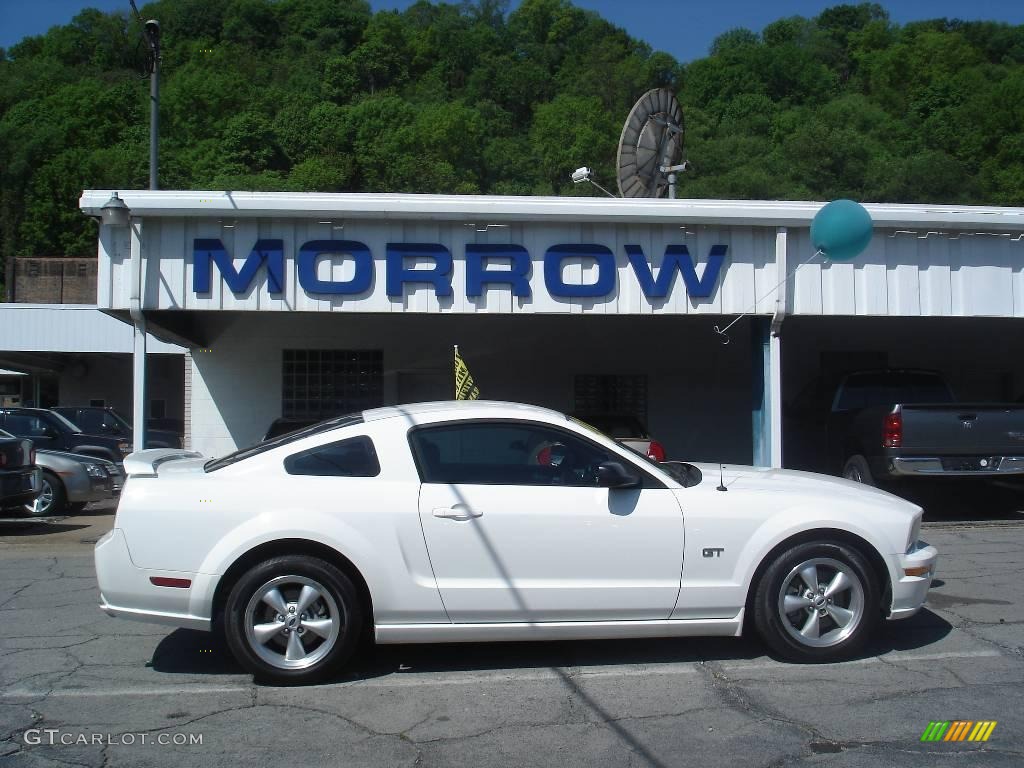 2008 Mustang GT Deluxe Coupe - Performance White / Dark Charcoal photo #1