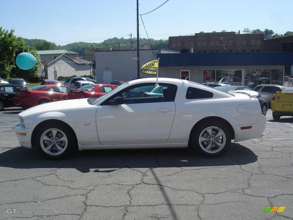 2008 Mustang GT Deluxe Coupe - Performance White / Dark Charcoal photo #5