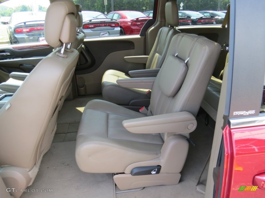 2014 Town & Country Touring - Deep Cherry Red Crystal Pearl / Dark Frost Beige/Medium Frost Beige photo #14