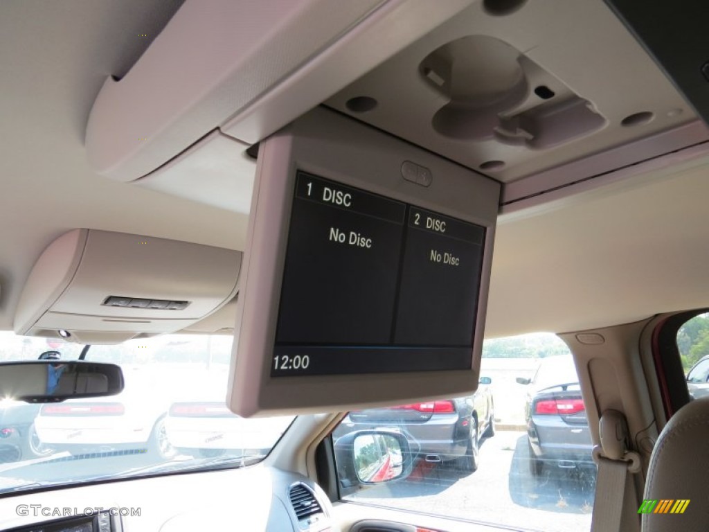 2014 Town & Country Touring - Deep Cherry Red Crystal Pearl / Dark Frost Beige/Medium Frost Beige photo #15