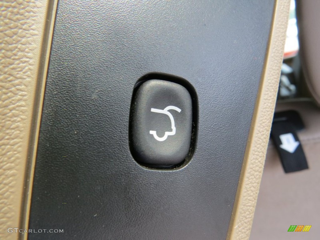 2014 Town & Country Touring - Deep Cherry Red Crystal Pearl / Dark Frost Beige/Medium Frost Beige photo #18