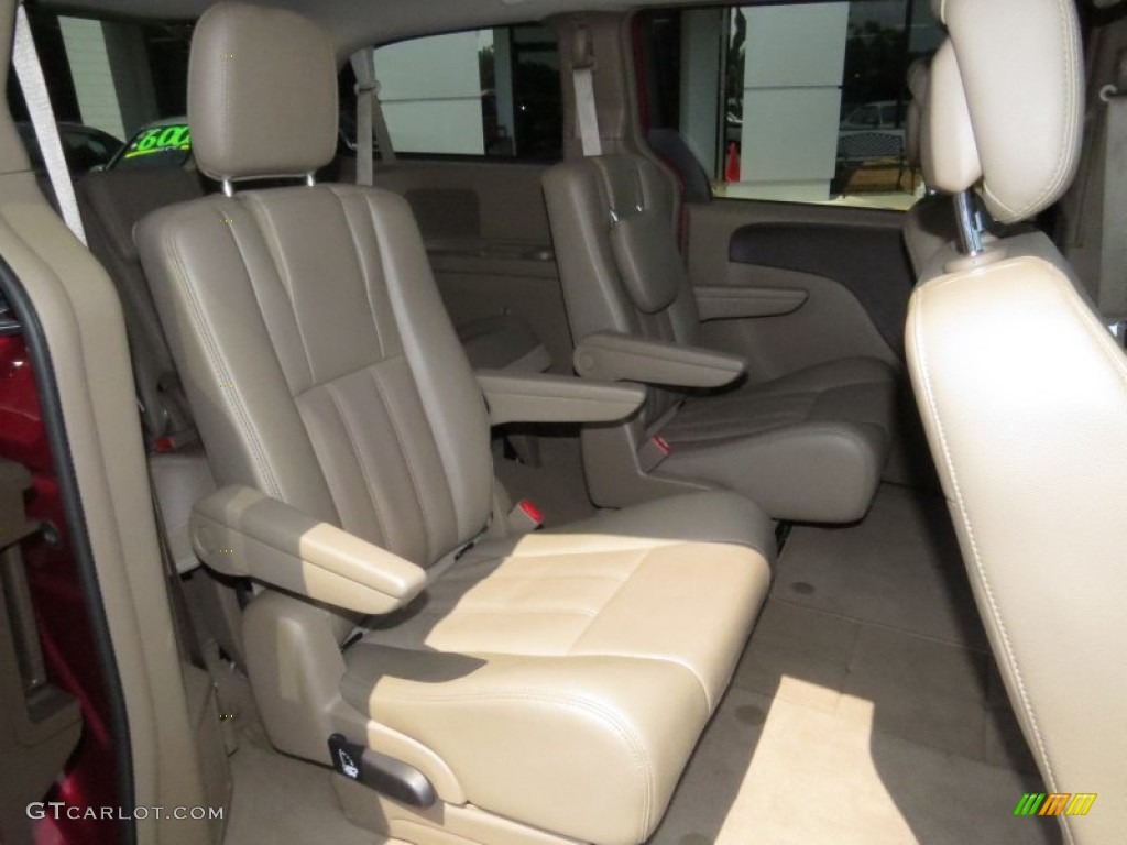 2014 Town & Country Touring - Deep Cherry Red Crystal Pearl / Dark Frost Beige/Medium Frost Beige photo #21