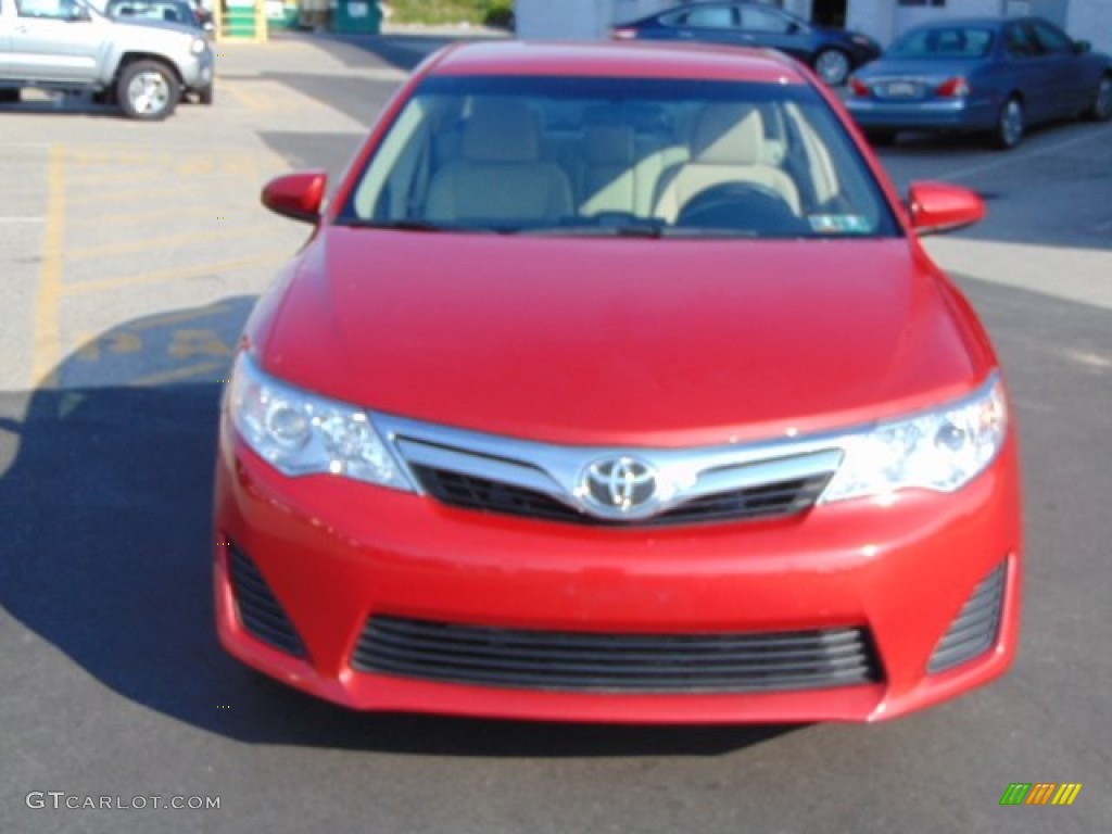 2013 Camry LE - Barcelona Red Metallic / Ivory photo #3