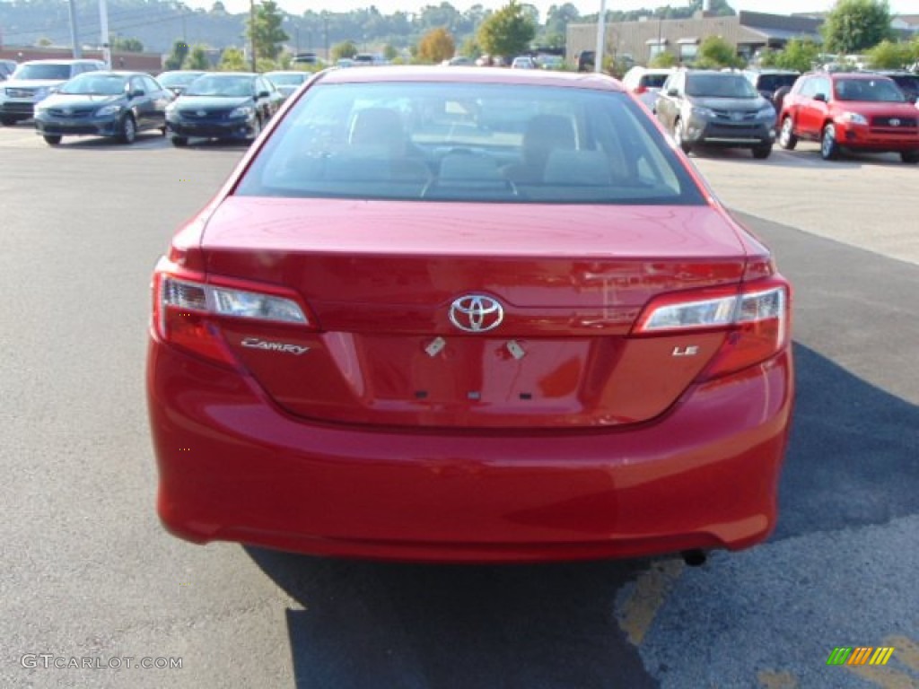 2013 Camry LE - Barcelona Red Metallic / Ivory photo #8