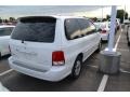 2002 Clear White Kia Sedona LX  photo #2