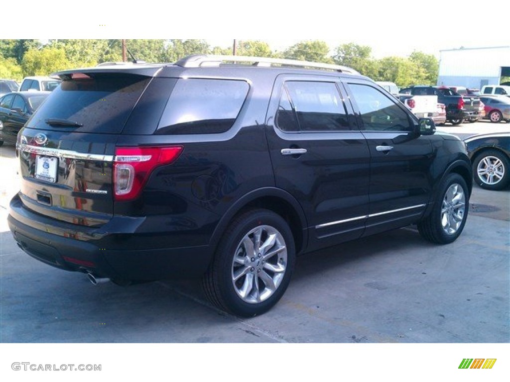 2015 Explorer XLT - Tuxedo Black / Charcoal Black photo #1