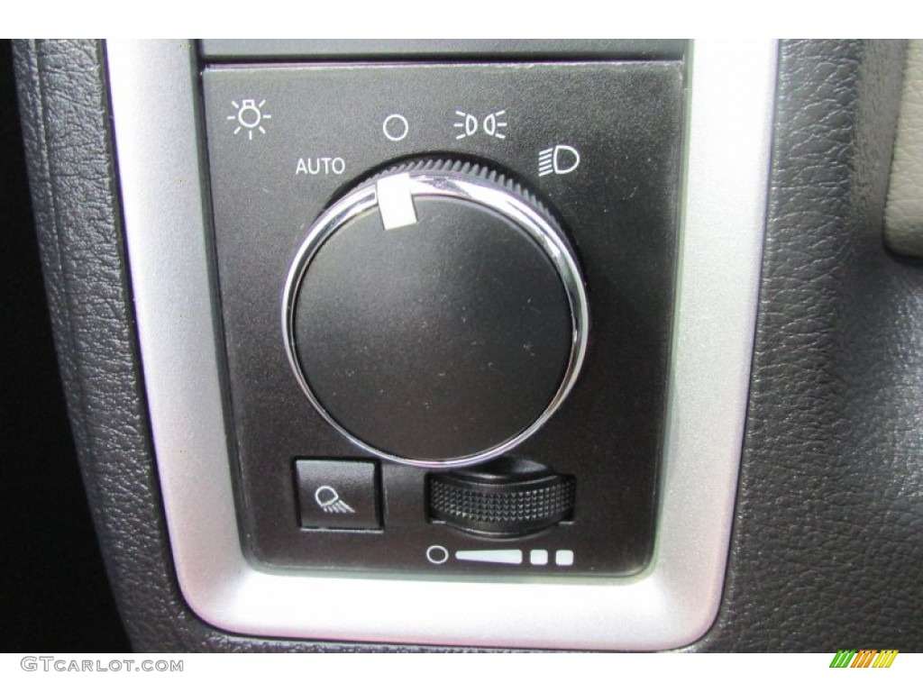 2011 Ram 1500 SLT Quad Cab 4x4 - Flame Red / Dark Slate Gray/Medium Graystone photo #40
