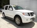 Avalanche White - Pathfinder LE 4x4 Photo No. 6