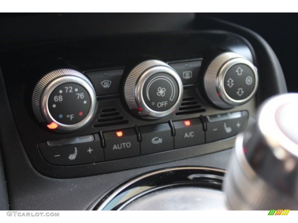 2014 Audi R8 Coupe V10 Controls Photos
