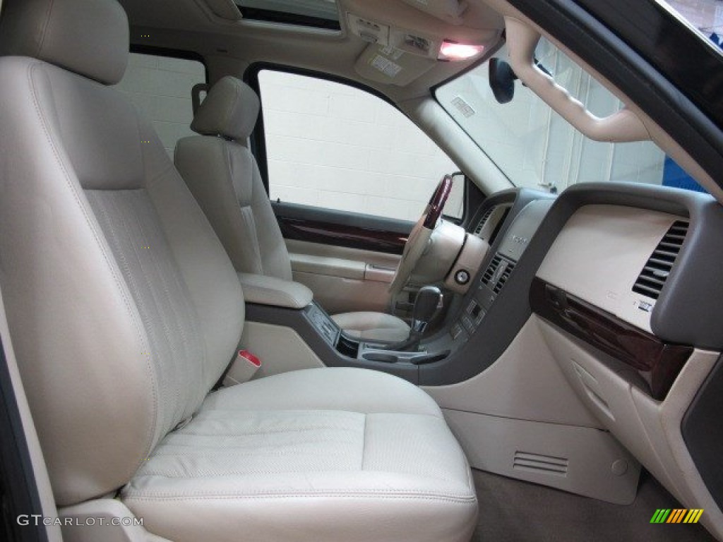 2004 Aviator Luxury AWD - Black / Light Parchment photo #22
