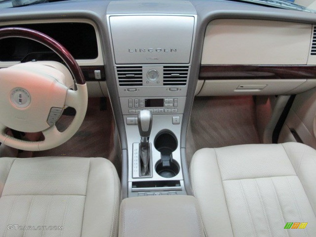 2004 Aviator Luxury AWD - Black / Light Parchment photo #25