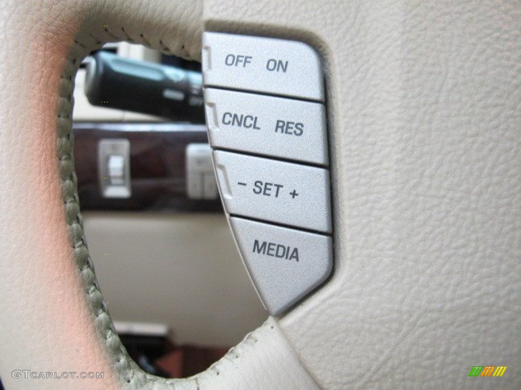 2004 Aviator Luxury AWD - Black / Light Parchment photo #36
