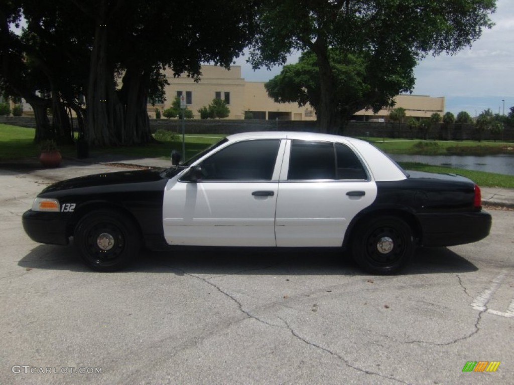 2006 Crown Victoria Police Interceptor - Vibrant White / Light Camel photo #2