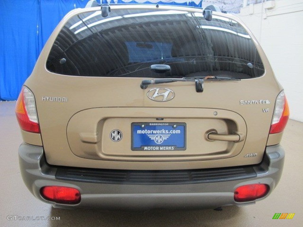 2004 Santa Fe GLS 4WD - Sandstone / Beige photo #6