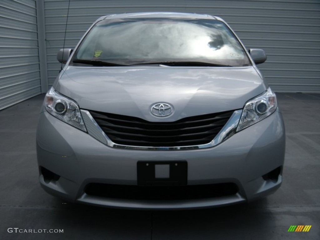 2014 Sienna LE - Silver Sky Metallic / Light Gray photo #8