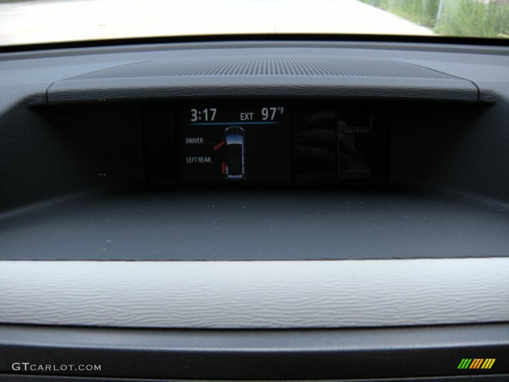 2014 Sienna LE - Silver Sky Metallic / Light Gray photo #26