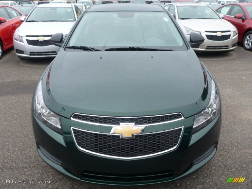 2014 Cruze LS - Rainforest Green Metallic / Jet Black/Medium Titanium photo #8