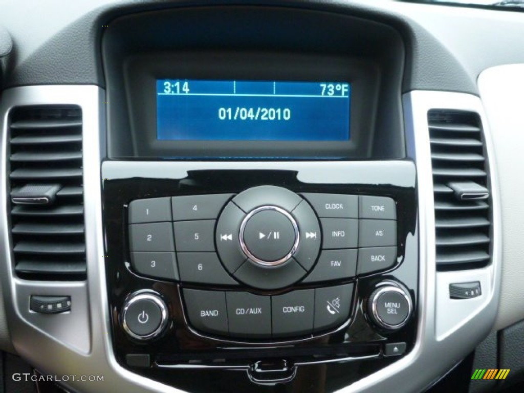 2014 Cruze LS - Rainforest Green Metallic / Jet Black/Medium Titanium photo #18