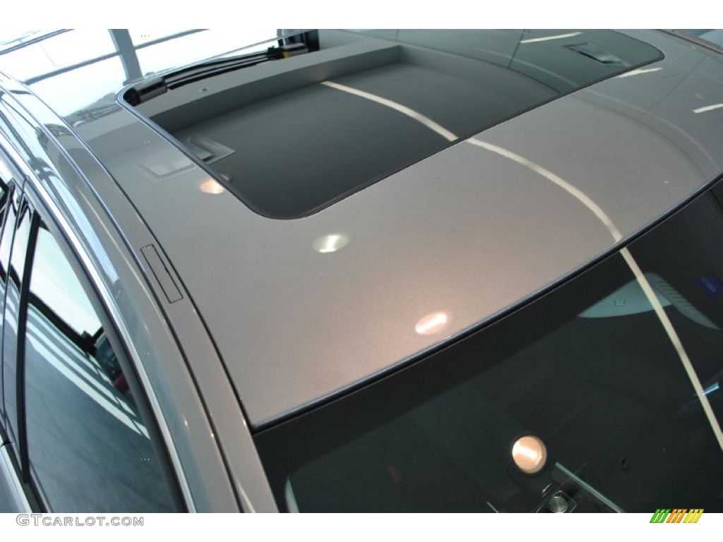 2014 E 350 4Matic Sedan - Paladium Silver Metallic / Black photo #15