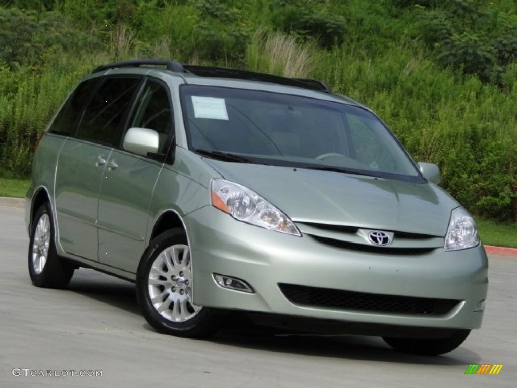 2007 Sienna XLE - Silver Pine Mica / Taupe photo #3