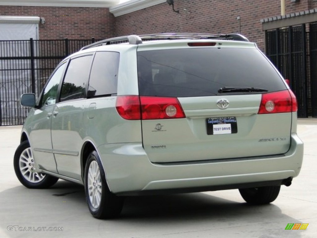 2007 Sienna XLE - Silver Pine Mica / Taupe photo #4