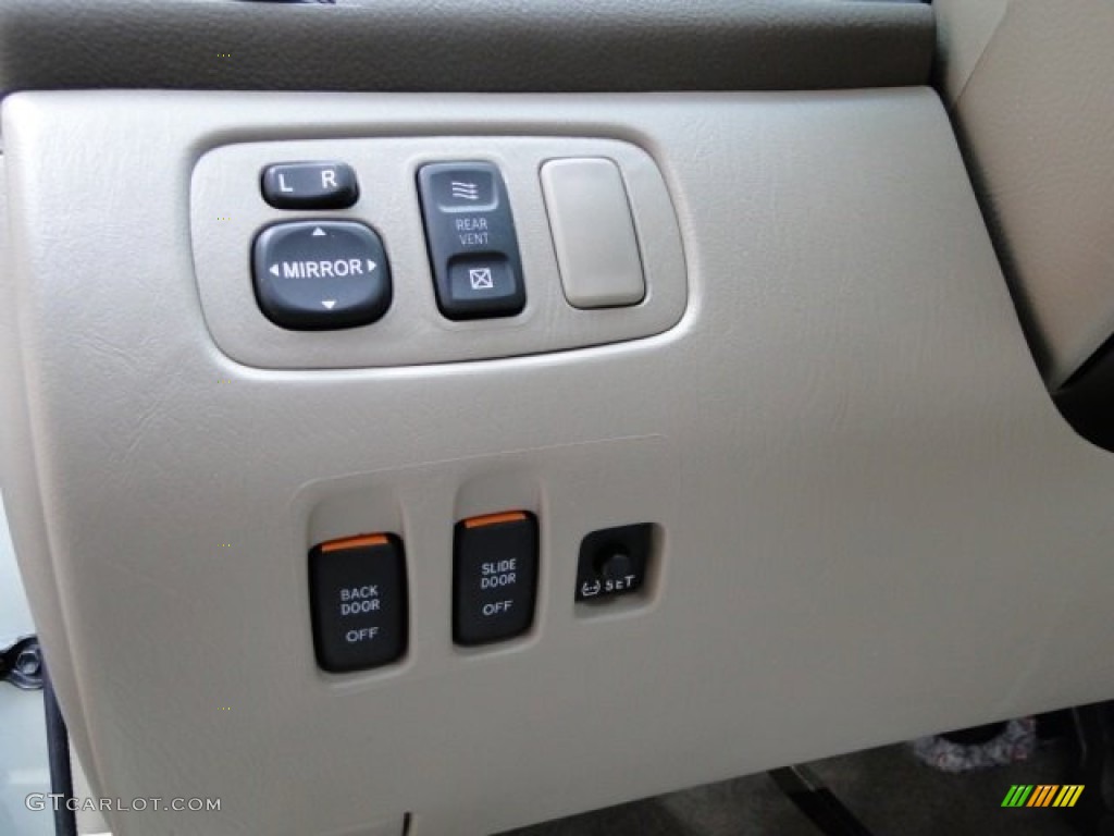 2007 Sienna XLE - Silver Pine Mica / Taupe photo #9