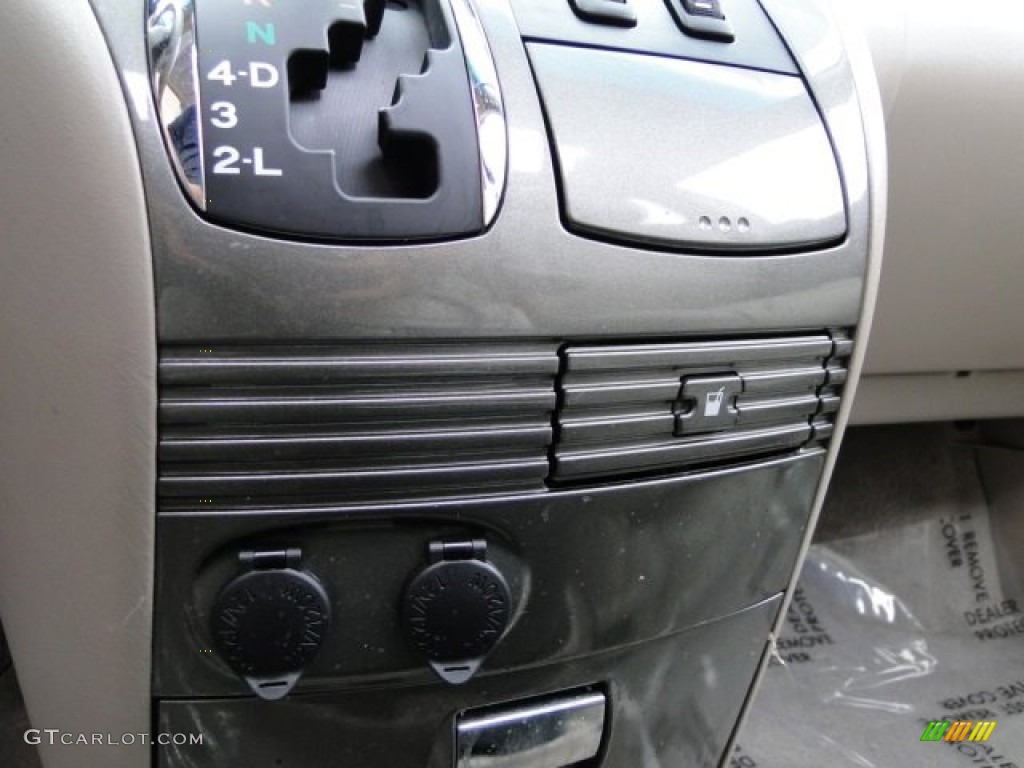 2007 Sienna XLE - Silver Pine Mica / Taupe photo #13
