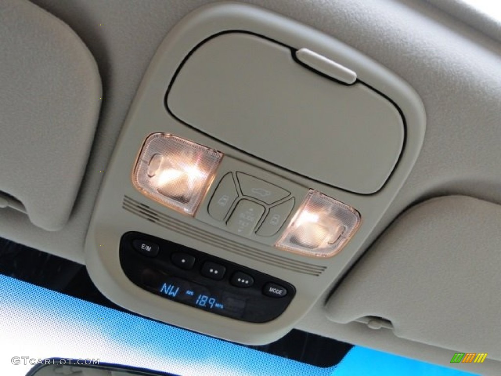2007 Sienna XLE - Silver Pine Mica / Taupe photo #15
